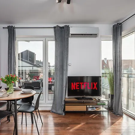Lumina I 3-Room Apartment With Large Terrace I Ac I Balcony *