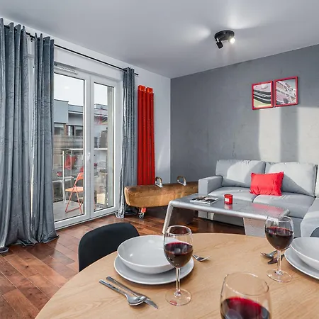 Lumina I 3-Room Apartment With Large Terrace I Ac I Balcony *